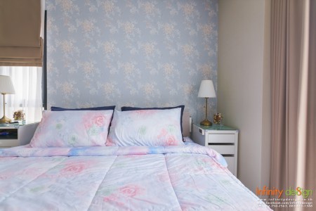 ห้องนอน สีสันสดใสด้วยวอลเปเปอร์สีฟ้า @ VERY II สุขุมวิท 72