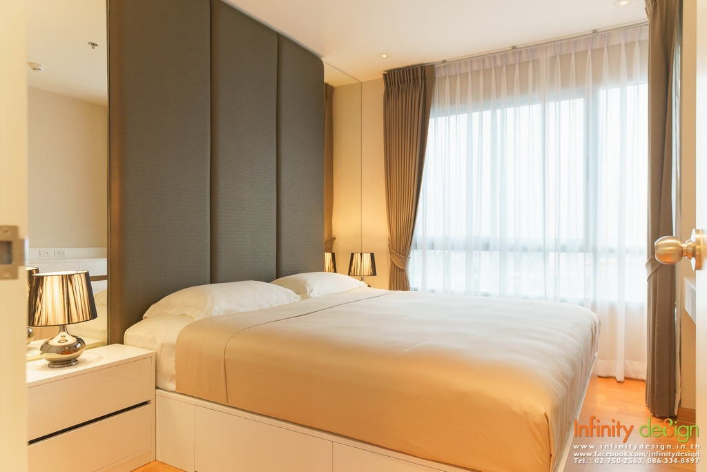การตกแต่งห้องด้วยผ้าม่านโทนสีน้ำตาล ในสไตล์ Luxury Style