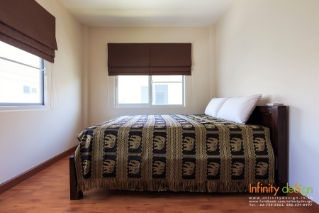 ห้องนอนเล็ก กับม่านพับ @ Casa Premium