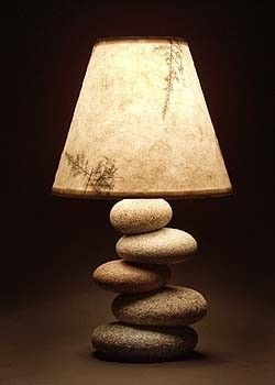 โคมไฟในร่างก้อนหิน