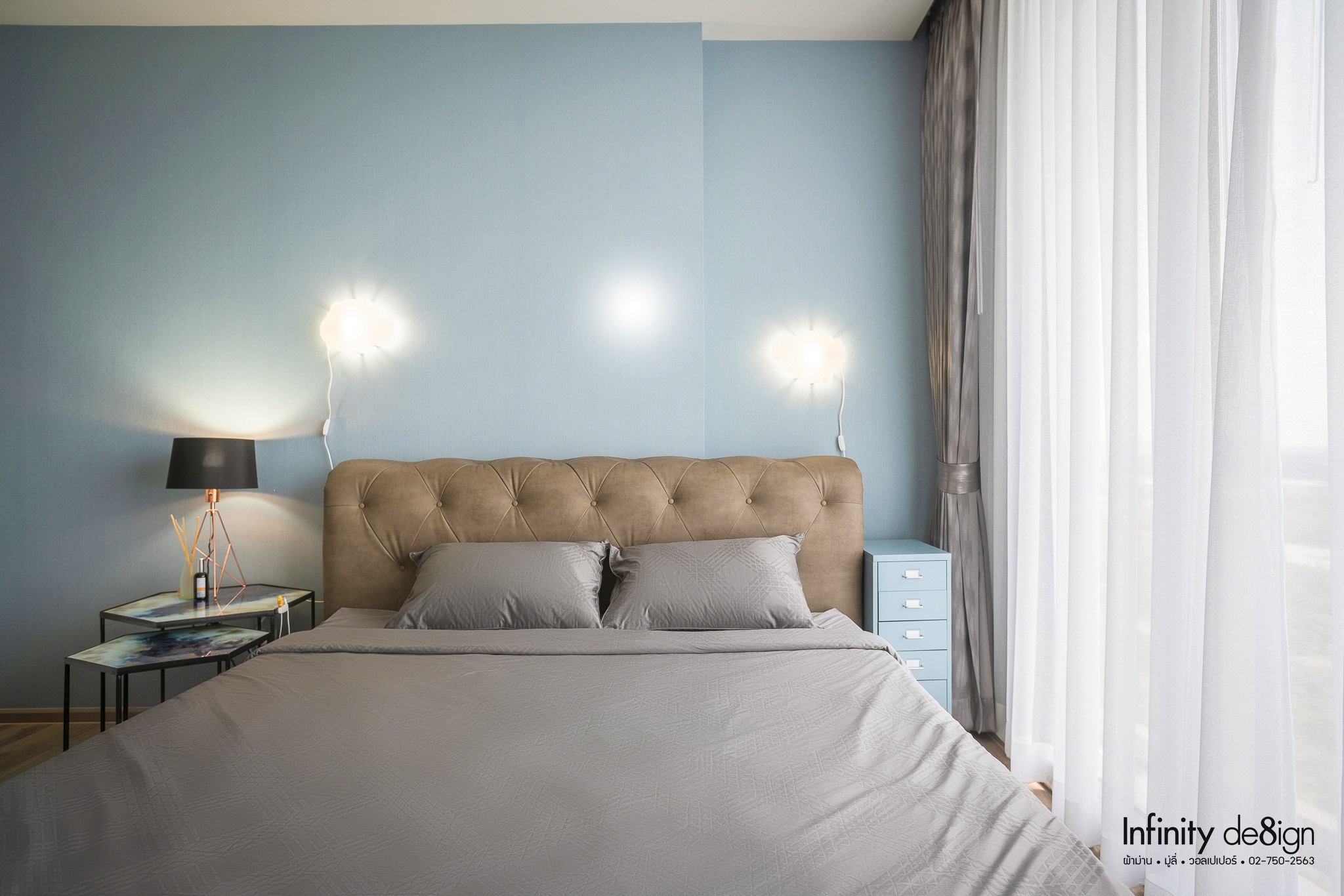 การตกแต่งห้องนอนด้วยวอลเปเปอร์โทนสีฟ้า  Modern Style