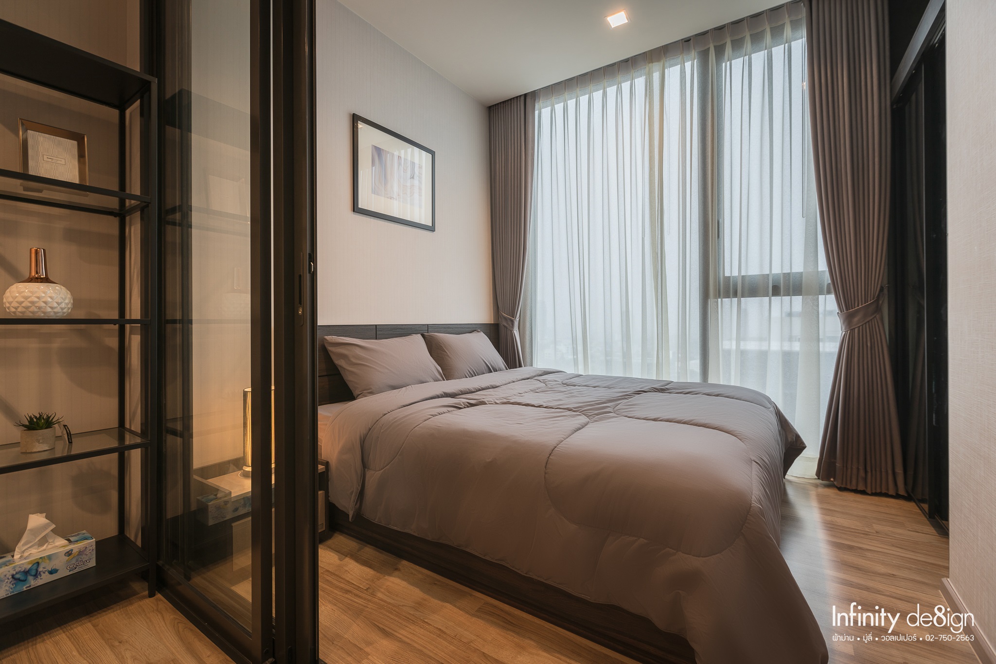 การตกแต่งห้องด้วยผ้าม่านลอน : ห้องนอน Modern Luxury Style
