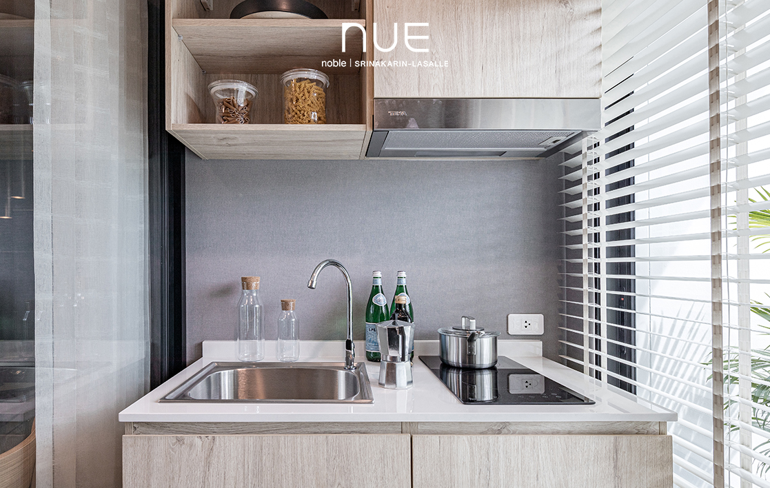 ห้องครัว Type 30.40 ตารางเมตร @ Condo Nue Noble ศรีนครินทร์-ลาซาล